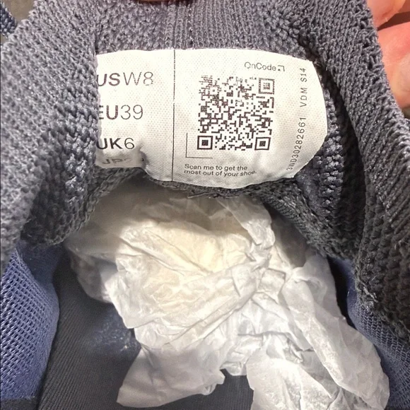 On Running Women’s Size 8 Blue and Lime Athletic Shoes - Picture 2 of 5